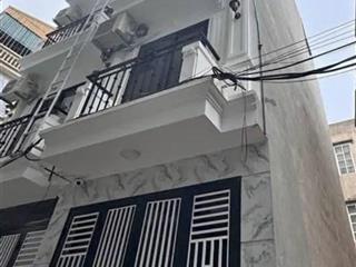 Nhỉnh 4 tỉ bán nhà mới 32m2, 5 tầng bắc từ liêm