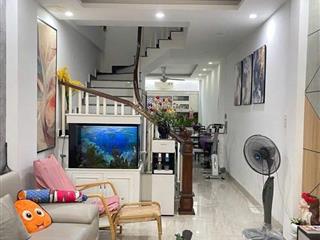 Bán nhà 4 tầng đẹp tại trung tâm bồ đề, long biên, vị trí thoáng mát, cách ô tô vài bước chân