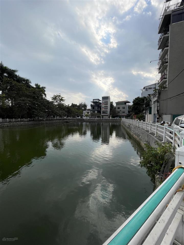 Đất long biên sát hai cầu lớn giao thông thuận tiện gần hồ thoáng sáng