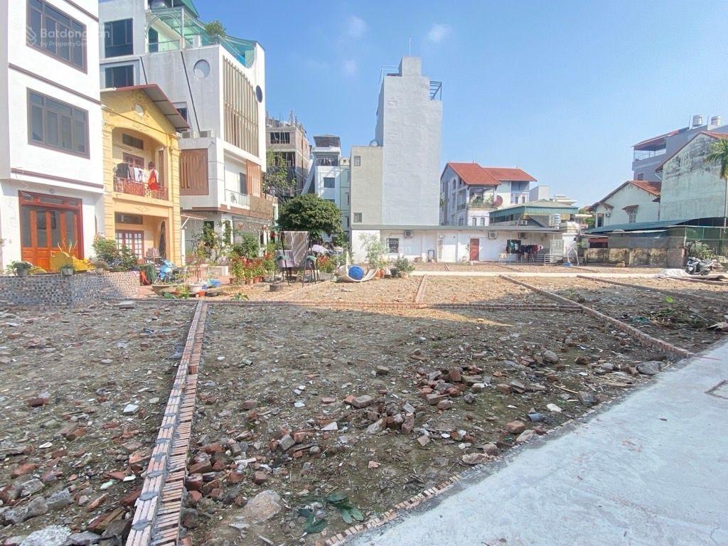 Đất long biên sát hai cầu lớn giao thông thuận tiện gần hồ thoáng sáng