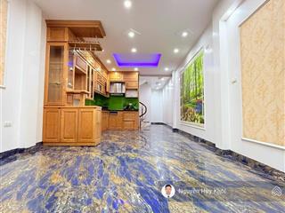 Bán nhà nguyên căn tu hoàng  ô tô tránh  vỉa hè  42m2x5t  thang máy  ở kết hợp kinh doanh đỉnh