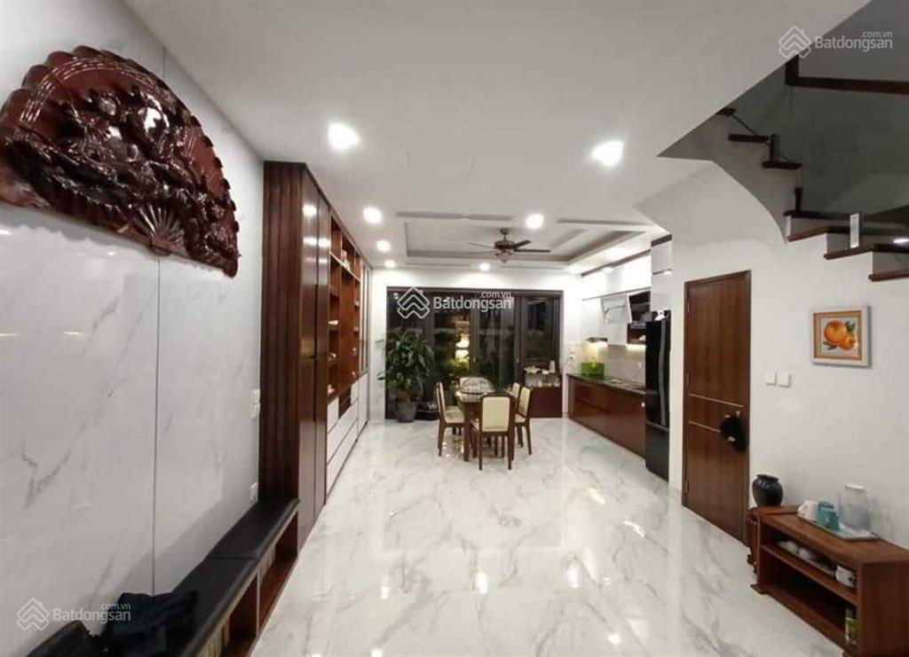 Chính chủ bán nhà nguyễn văn lộc làng việt kiều 5 tầng vỉa hè kinh doanh, nội thất vip 19 tỷ