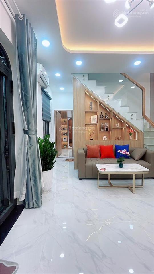 Nhà mới đẹp 3 phòng ngủ 4,4m x 10m hẻm lê văn duyệt sát quận 1 full nội thất xịn 5,9 tỷ
