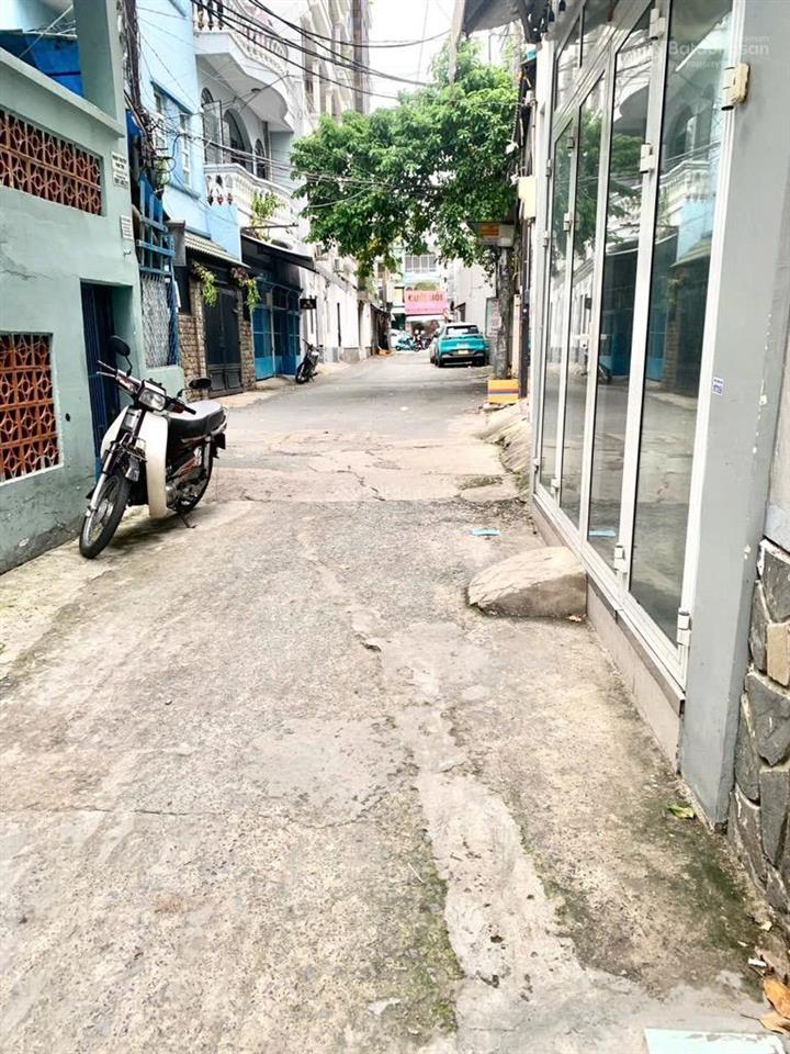 Nhà 10 phòng dt 3,9m/nở hậu 6,9m x 14m sát hàng xanh 5 phút qua quận 1 chỉ 9,05 tỷ