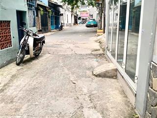 Nhà nở hậu đẹp  10 phòng  sát hàng xanh  5 phút qua quận 1  chỉ 9,05 tỷ