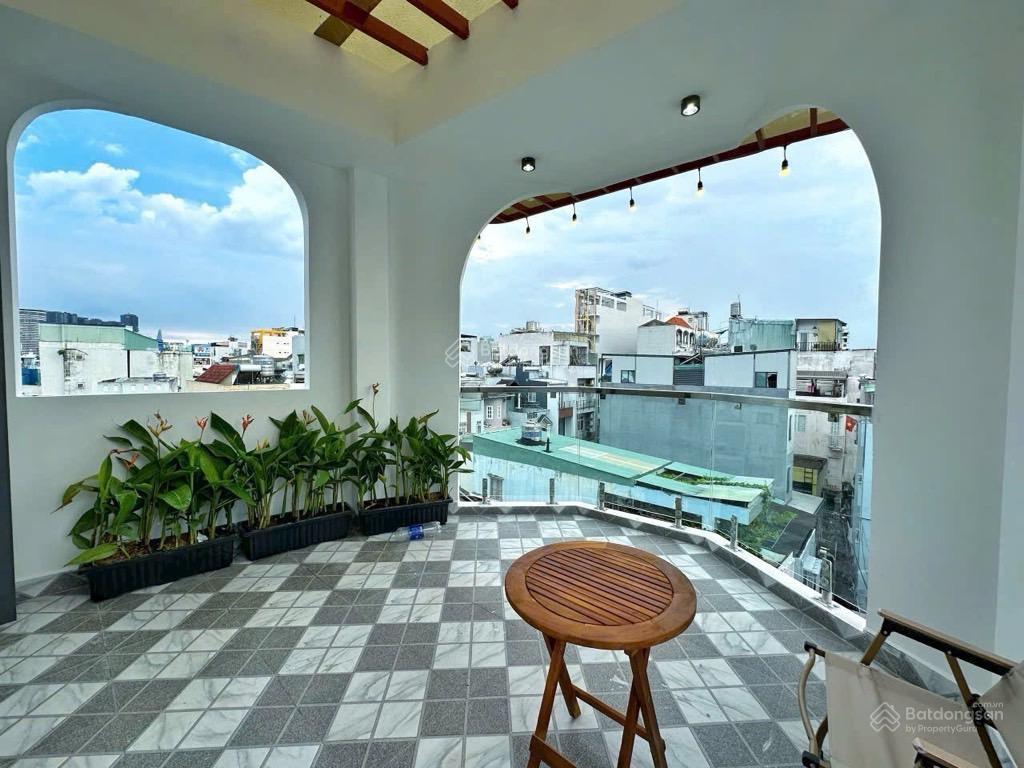 Chỉ 5,5 tỷ nhanh mới kịp! nhà 5 tầng đẹp long lanh ngay hàng xanh full nội thất xịn