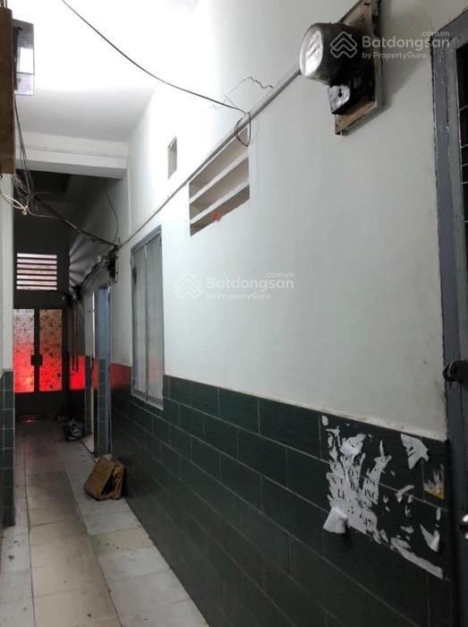 7,5 tỷ  nhà 2 tầng 82m2  4 phòng  cách mặt tiền trường sa 40m  giáp q1