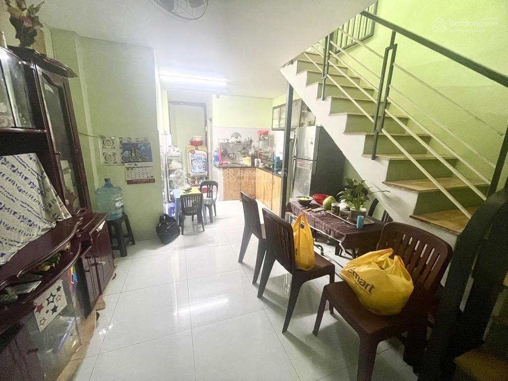 9,5 tỷ  nhà 2 tầng 104m2  9 phòng  hẻm thông đường điện biên phủ  cách quận 1 chỉ cây cầu