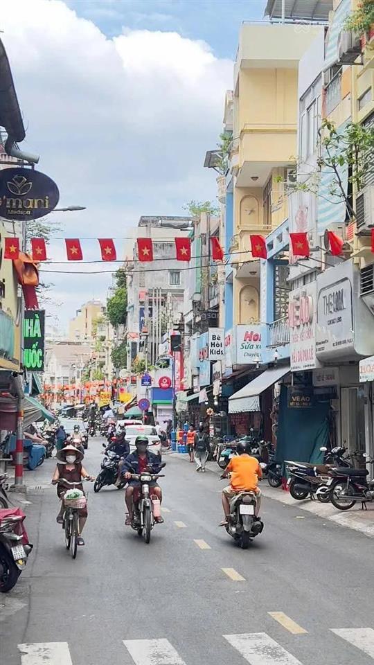 Cho thuê mbkd mặt tiền đường số 1 cư xá đô thành, p4, q3, 24m2, lối đi riêng, wc riêng giá 11tr/th