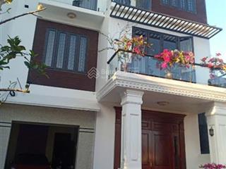 Cho thuê biệt thự sân vườn full đồ văn cao giá hấp dẫn