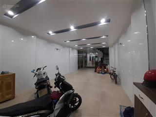 Cho thuê nhà mặt đường full đồ có thang máy quán nam  cực đẹp
