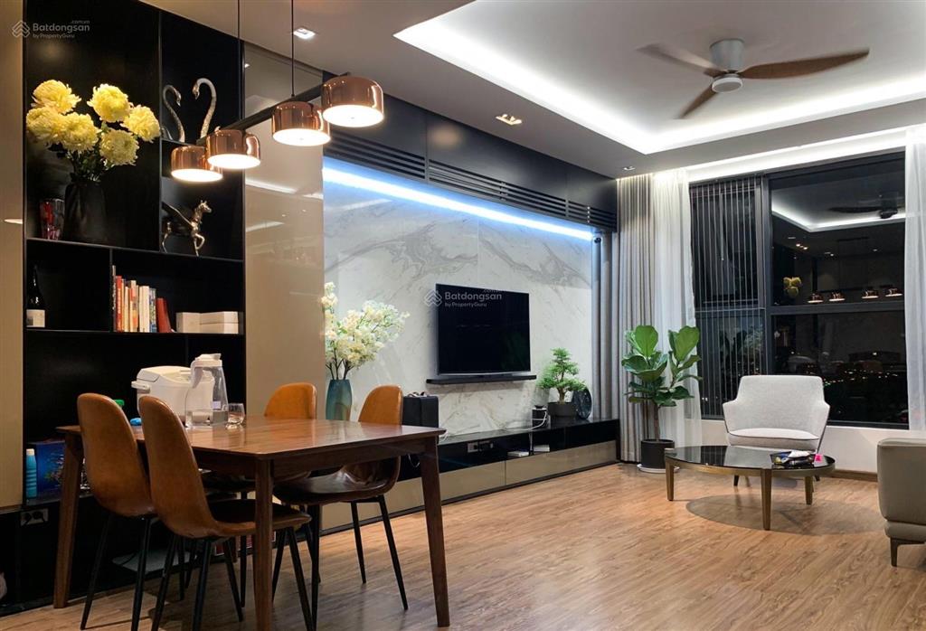 Bán green park 2n 2wc, sổ lâu dài, full đồ, hướng mát, dt 83m2 giá 5.5 tỷ ( 0976 370 ***)