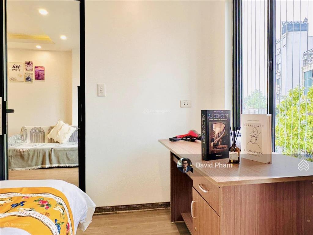 Phòng mới ban công nguyễn gia trí full nội thất & tách bếp .  0989 785 ***