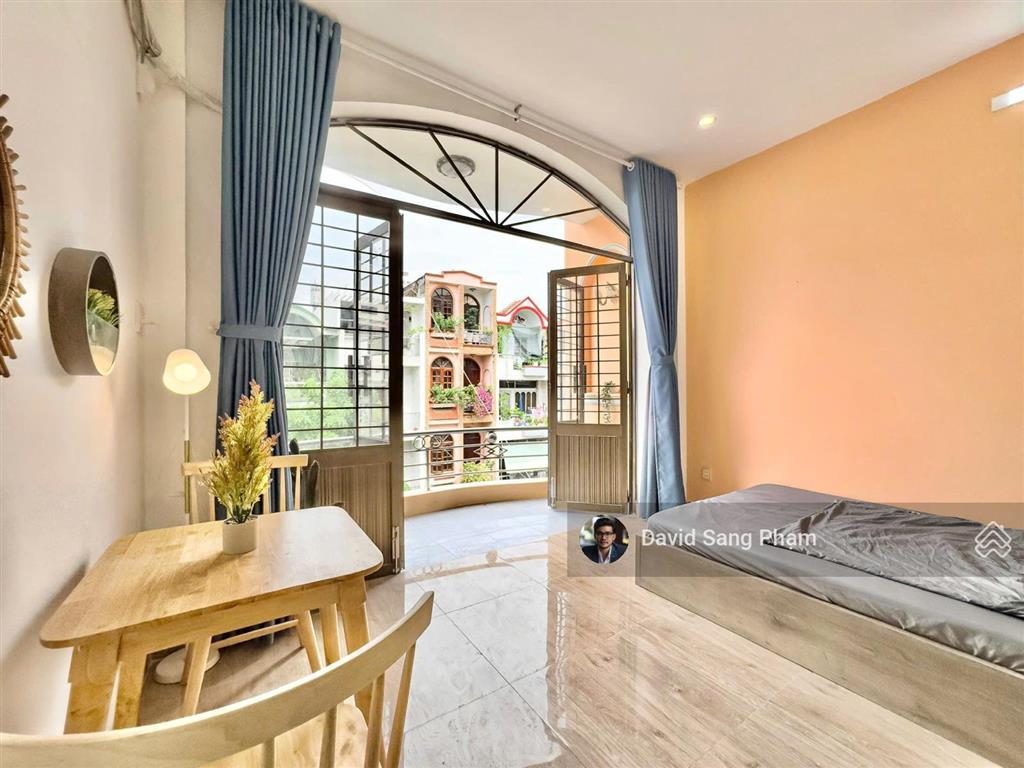Căn hộ ban công nguyễn văn thươngngay ga metro văn thánh/peal plaza.  0989 785 ***
