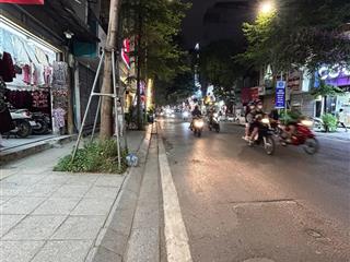 Khâm thiên, đống đa. dt 52m², cấp 4, mt 13m, giá 9,86 tỷ. lô góc, cách mặt phố 20m.