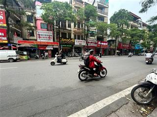 Lê thanh nghị, hai bà trưng. dt 42/70m, cấp 4, giá 7,1 tỷ. cách mặt phố 30m.