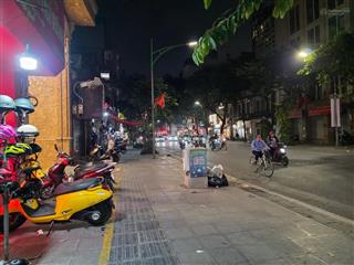 Phố huế, hai bà trưng. dt 83m² x 3 tầng, mt 3,3m, giá 50 tỷ. mặt phố kinh doanh đa dạng.