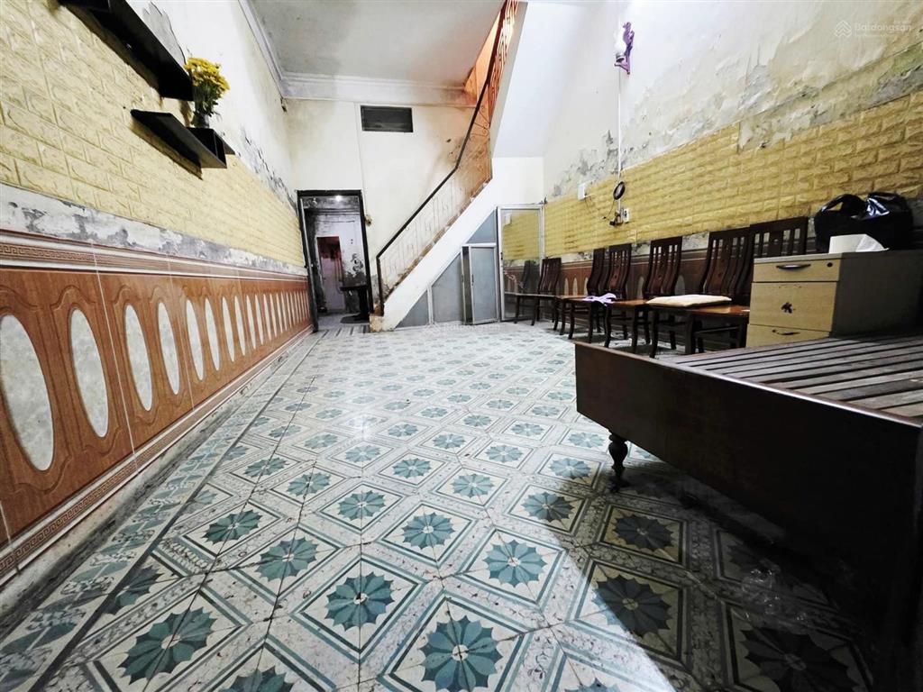 Lê duẩn, đống đa. dt 50m² x 2 tầng, mt 4,2m, giá 9,8 tỷ. đất vàng giá đầu tư