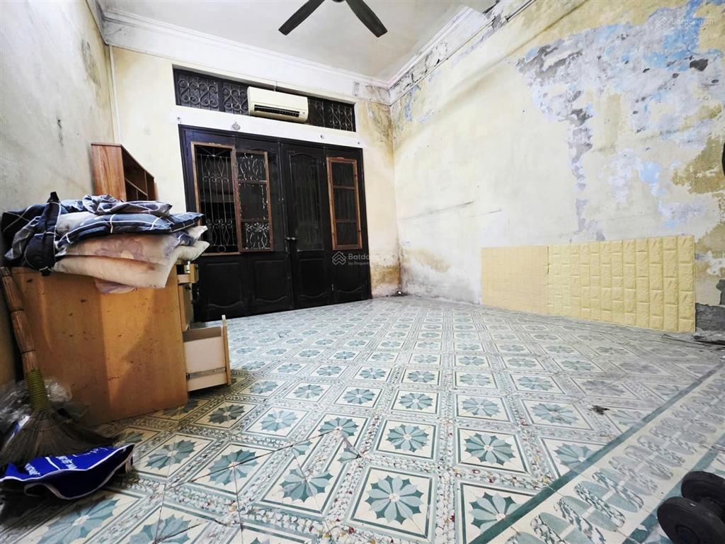 Lê duẩn, đống đa. dt 50m² x 2 tầng, mt 4,2m, giá 9,8 tỷ. đất vàng giá đầu tư