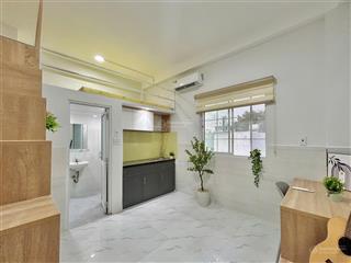 Phòng mới có nội thất , cửa sổ trời thoáng nắng gió  bảo vệ/thang máy  nguyễn thị định quận 2