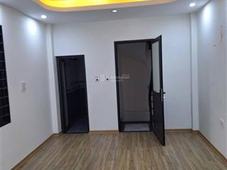 Chị em cần cho thuê nhà trục đường ngô quyền  la khê, thiết kế 5 tầng với 3 ngủ 4vs nhận nhà ngay