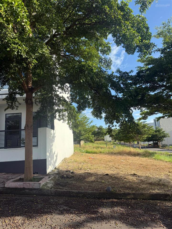 Em nguyệt nha trang cần bán 3 lô đất khu đô thị hoàng phú, pháp lý chuẩn, cao ráo, giá đầu tư