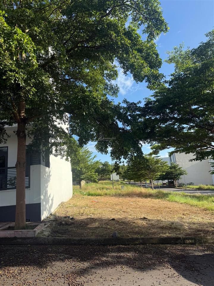 Em nguyệt nha trang cần bán 3 lô đất khu đô thị hoàng phú, pháp lý chuẩn, cao ráo, giá đầu tư