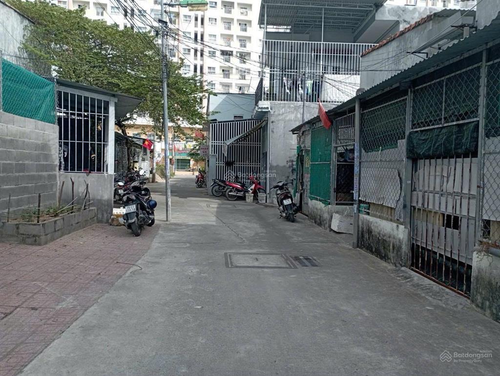 Em nguyệt nha trang cần bán nhà full nt xịn và đẹp ngang 6m chỉ 60tr/m2, vĩnh hòa cách biển 1,5km