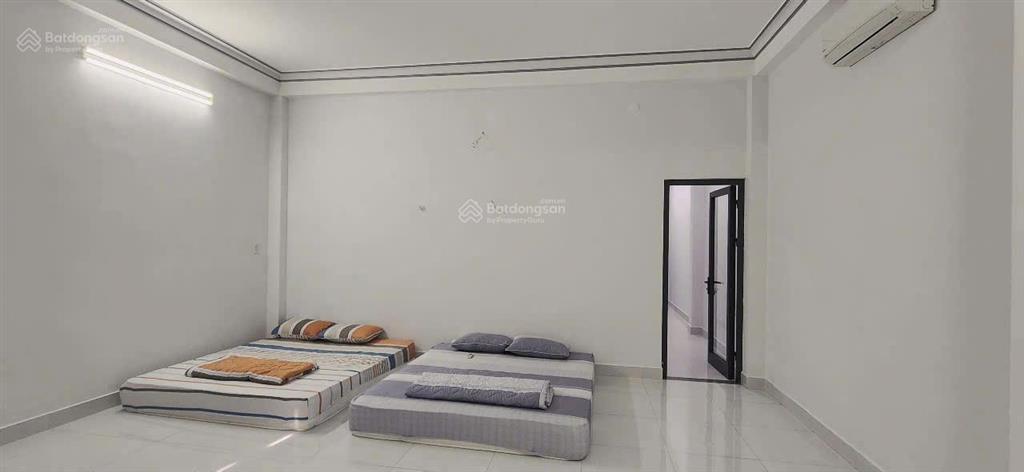 Em nguyệt nha trang cần bán nhà full nt xịn và đẹp ngang 6m chỉ 60tr/m2, vĩnh hòa cách biển 1,5km