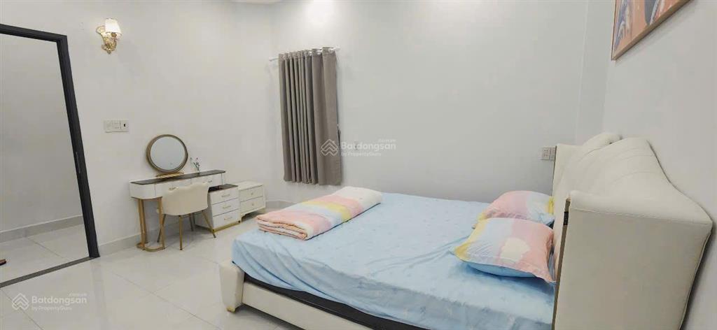 Em nguyệt nha trang cần bán nhà full nt xịn và đẹp ngang 6m chỉ 60tr/m2, vĩnh hòa cách biển 1,5km