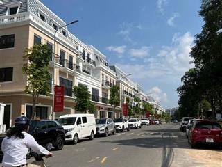 Hàng hiếm shophouse của vin trung tâm tp, áp góc dt 75m2 5 tầng 5,4 tỷ tt sớm