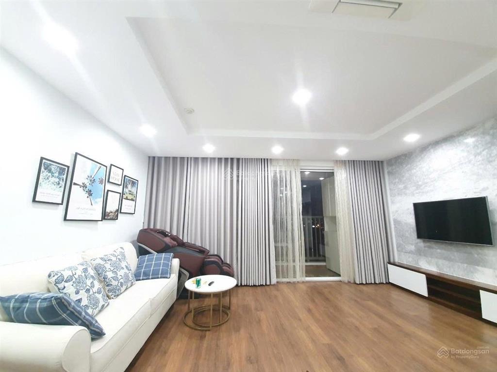 Bán căn hộ 7,1 tỷ, 99m² đầy đủ tiện nghi the botanica novaland phòng khách lớn tầng cao view đẹp