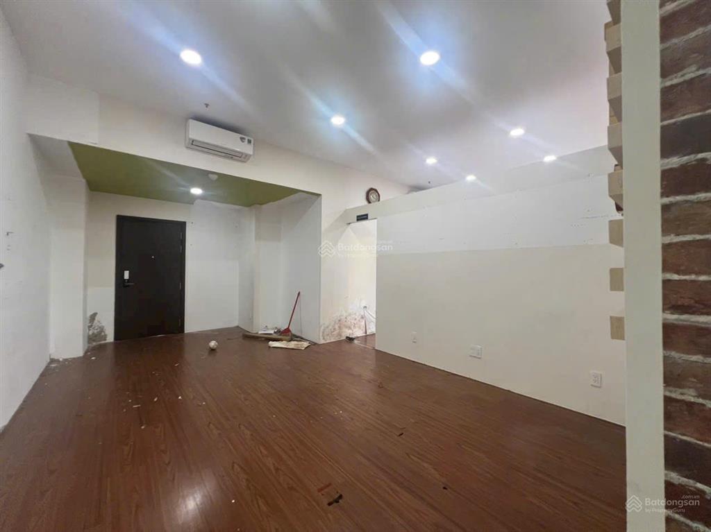 Bán căn officetel garden gate sổ hồng 34m2 nội thất cơ bản về tự thiết kế view công viên tầng cao