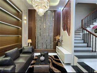 Bán nhà đẹp , 35m . 4 tầng . 7,95 tỷ . tặng toàn bộ nội thất sang trọng tiền tỷ