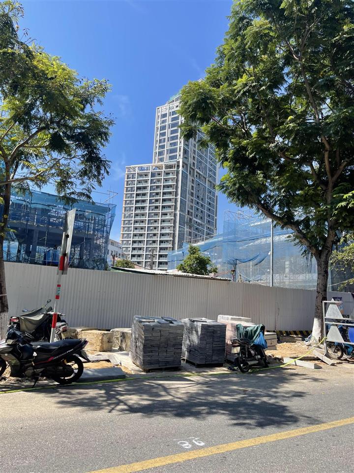 Góc hoài thanh, khu mỹ an view khán đài pháo hoa quốc tế, diện tích 200m2, ngang 10mét. giá 29tỷ