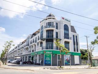 Bán căn shophouse mặt tiền trục chính vào dự án vinhomes green city , lộ giới 38met .