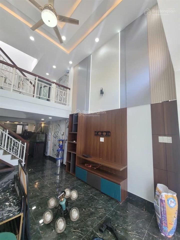 Nguyễn oanh nguyễn kiệm tiện về trung tâm dt 54m2 nhà mới dọn vào ở ngay,tặng nội thất,giá 6 tỷ9