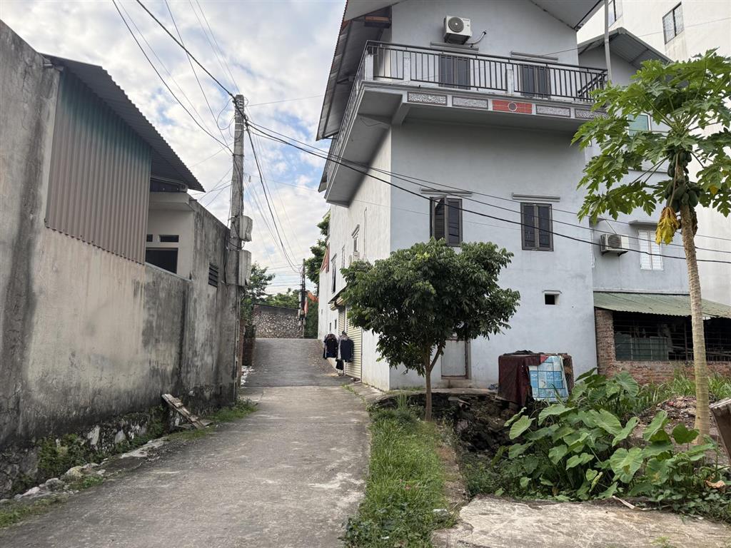 Bán đất đê mới, 50 triệu/m2, 150m2, mặt tiền 8.5m, 2 mặt tiền trước sau chương mỹ, hà nội, hàng hot