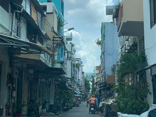 Bán nhà cấp 4, mặt tiền đường quận 5.
