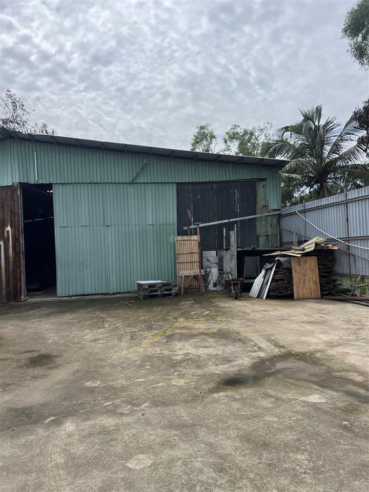 Cho thuê kho xưởng tại p long trường, hcm, diện tích 900m2/35tr/th. phù hợp làm kho hoặc sản xuất