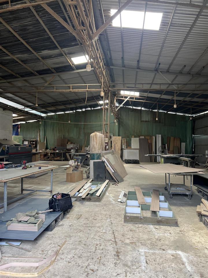 Cho thuê kho xưởng tại p long trường, hcm, diện tích 900m2/35tr/th. phù hợp làm kho hoặc sản xuất