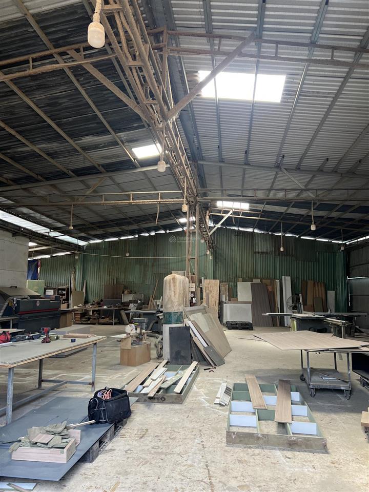 Cho thuê kho xưởng tại p long trường, hcm, diện tích 900m2/35tr/th. phù hợp làm kho hoặc sản xuất