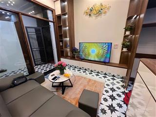 Phố hồng hà  q.hoàn kiếm  30m2 x 5t  sân xe riêng sổ nở hậu  giá 6 tỷ