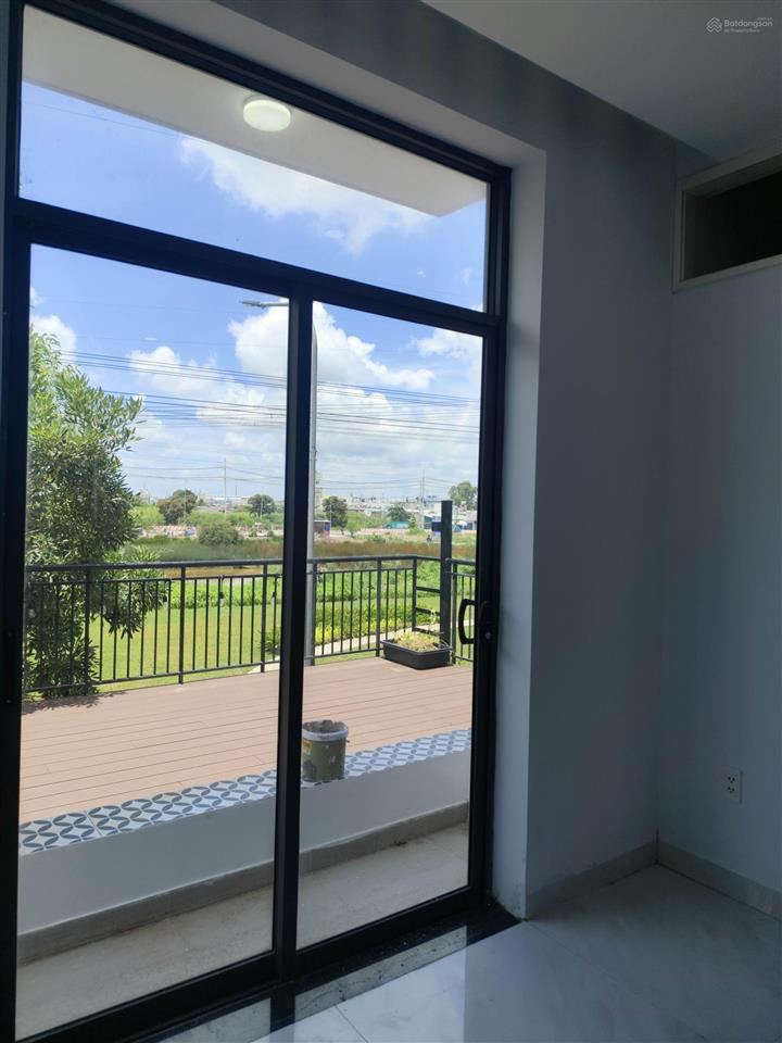 Nhà phúc an city 5 x 15m giá 2.950 (100%) 1 trệt 2 lầu hướng tây view công viên nội thất hoàn thiện