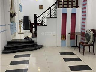 Cho thuê nhà riêng 60m2 x 4 tầng ở hoàng quốc việt, nghĩa tân, cầu giấy