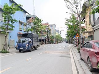Bán lô đất thổ cư ở phố kiên thành, trâu quỳ, sát khu sophoes, vinhomocepa gia lâm,dt 50m giá 4,2ty