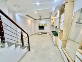 Bán nhà 3 tầng thôn 1 đông dư, ngay cầu thanh trì, giáp vinhomocepak 1 gia lâm dt 30m2, 3pn, 4,55tỷ