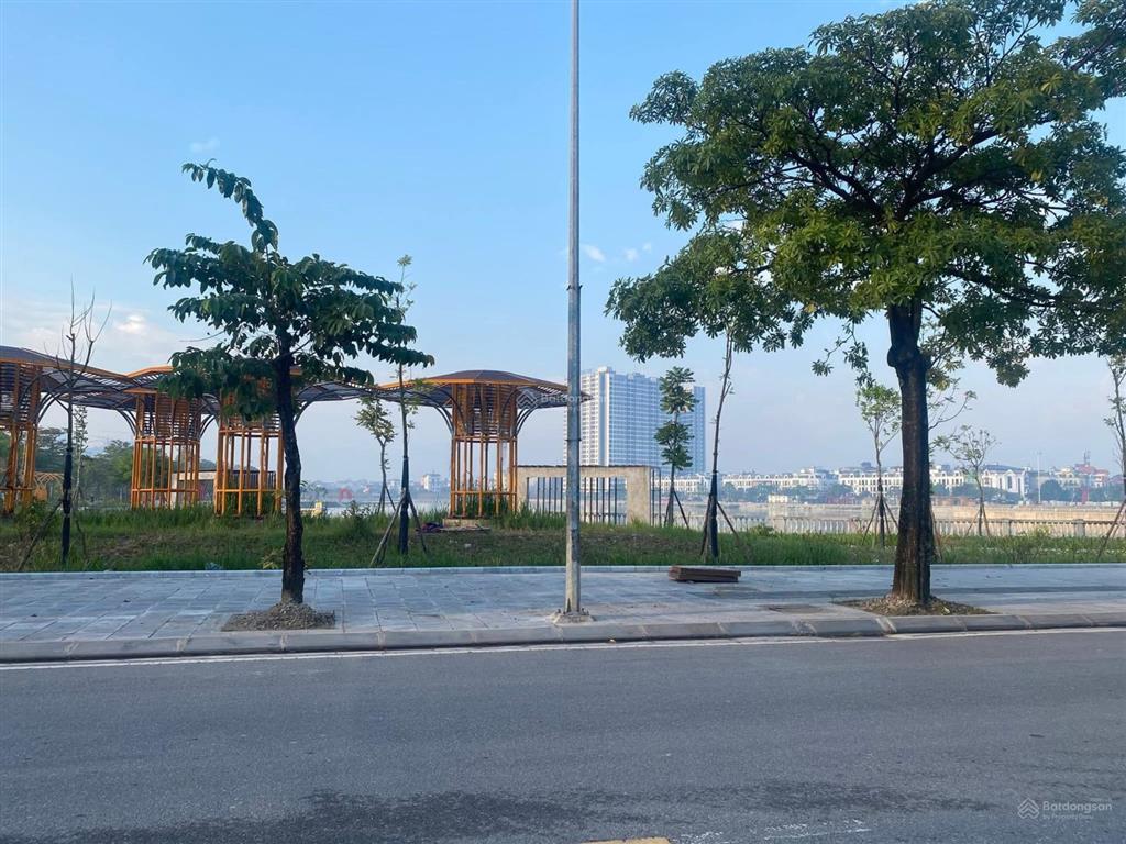 Bán lô đất thổ cư ở an đào c tt trâu quỳ, sát khu sophoes vinhomocepak1gialam.dt 39m giá 4,65 ty