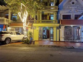 Chính chủ cần bán nhanh căn nhà view hồ tại liêm chính phủ lý dt 100m2 giá 11 tỷ