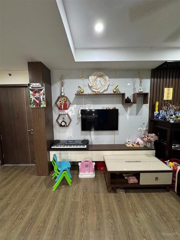 Bán cc osaka complex 48 ngọc hồi hoàng mai hn. dt 56m2 2pn 1vsinh. giá 4 tỷ.  0983 282 ***